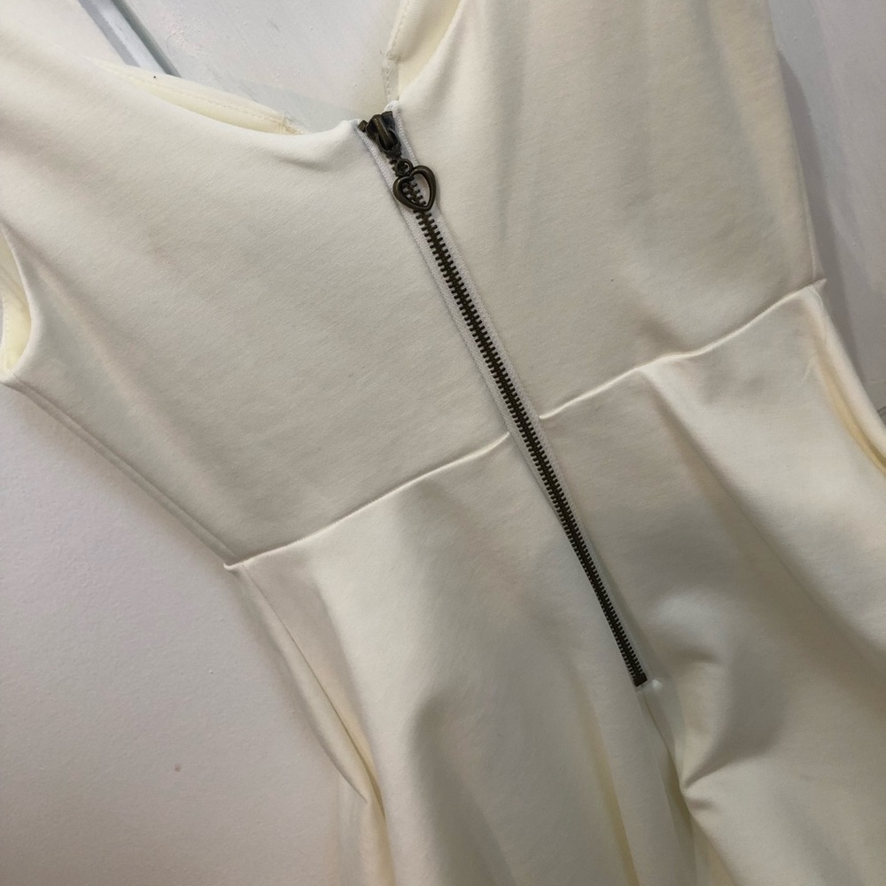 Formal white flare dress - Picture 4 of 4